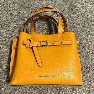 Michael Kors purse burnt orange like new condition